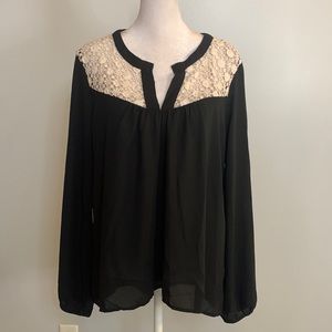 [Monteau] Black/Crochet Knit Blouse - Size Large